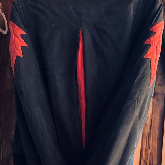 One-of-a-kind Lightweight Jacket - Picture 5 of 6